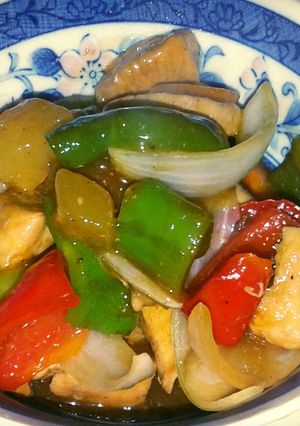 A picture of Chicken with pinneaple.