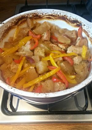 A picture of Pork and apple caserole.