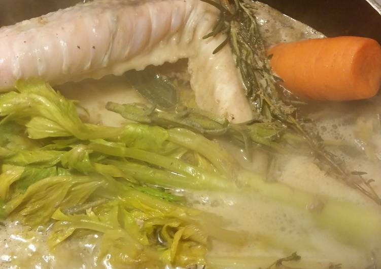 Simple Way to Make Quick Turkey Stock