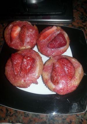 A picture of Love strawberry cakes.