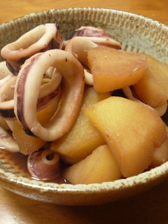 A picture of Simmered Squid and Potatoes.