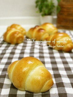 A picture of Our Family's Standard Butter Rolls..