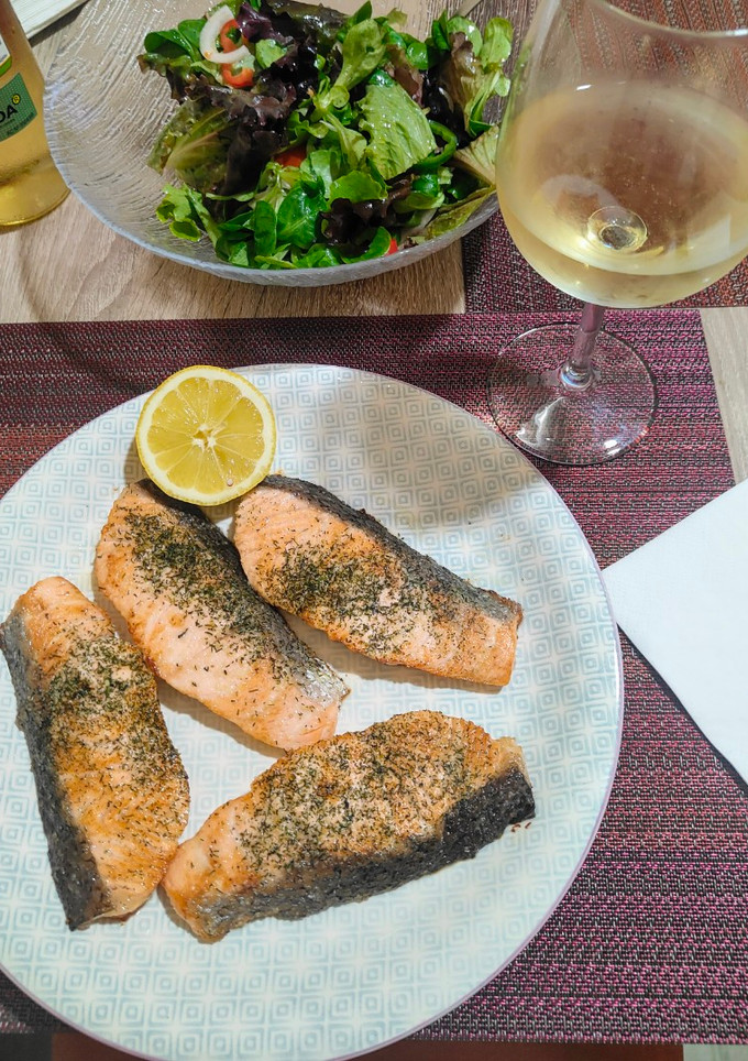 Una foto de Centros de salmón al eneldo