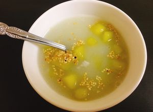 Hình của món Chè khoai lang dẻo cốt dừa.