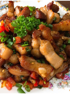 A picture of Stir fried pork belly with fresh chili.