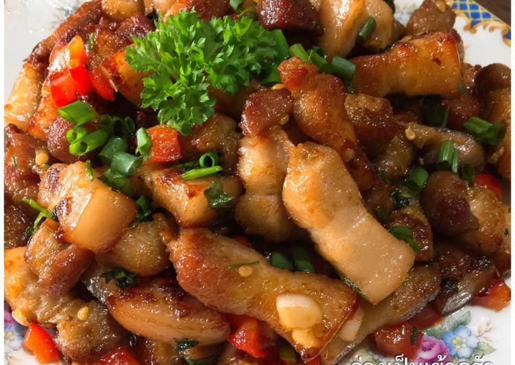Step-by-Step Guide to Prepare Perfect Stir fried pork belly with fresh chili