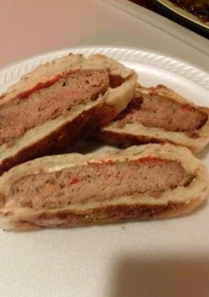 A picture of Cheeseburger Calzone.