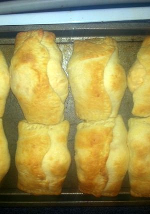 A picture of Buffalo Chicken Pouches.