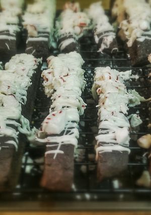A picture of Peppermint Bark Biscotti.