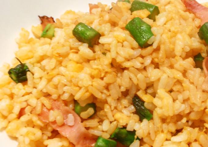 Simple Absolutely Crumbly Egg Fried Rice