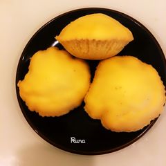 A picture of Japanese Steamed Cake.