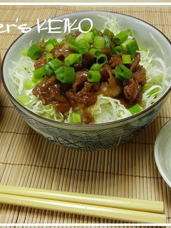 A picture of [Farmhouse Recipe] Pork Rice Bowl with Plenty of Cabbage.