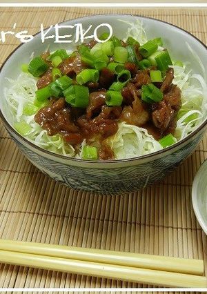 A picture of [Farmhouse Recipe] Pork Rice Bowl with Plenty of Cabbage.