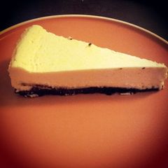 A picture of L's New York Cheesecake.