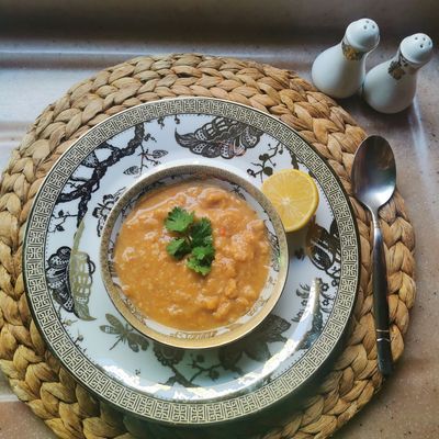 كيفية تحضير شوربة اللحمة بالبصل بخطوات سهلة - نصائح وإضافات اختيارية