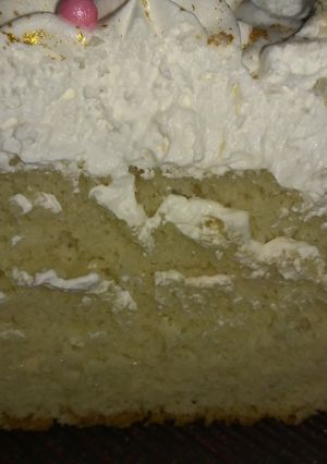 Una foto de Torta de manzana fácil, esponjosa y deliciosa               