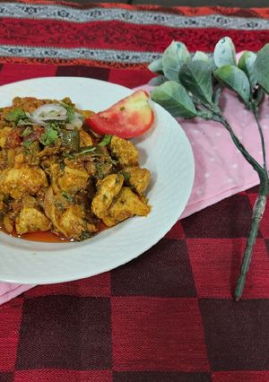 A picture of Chicken fry karhai.