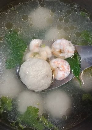 芹菜蝦仁魚丸湯 的食譜成品照片
