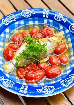 Hình của món Cá Mòi Kho Cà Chua.