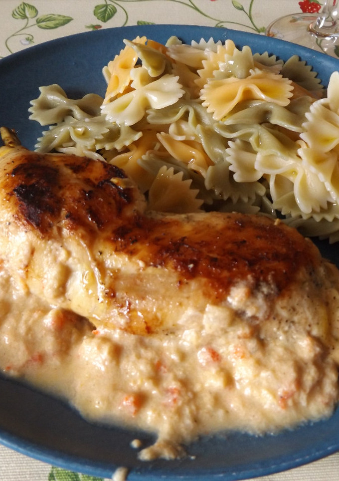 Una foto de Pollo al jerez con salsa de caqui