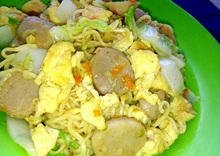 TUMIS CAMPUR²(Indomie Kari&Sawi Putih) #BikinRamadanBerkesan