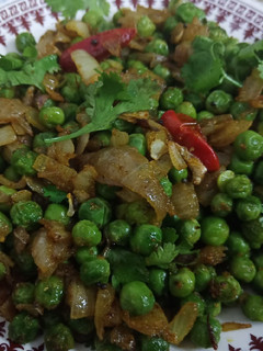 A picture of Chatpati Fresh Green Peas chaat.