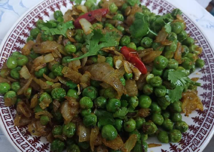Chatpati Fresh Green Peas chaat