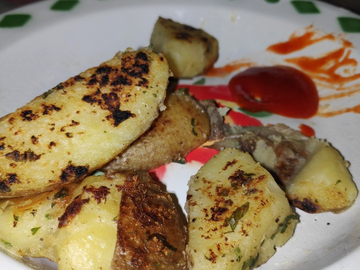 Langkah Mudah untuk Menyiapkan Potato wedges sederhana bahan rumahan, Sempurna