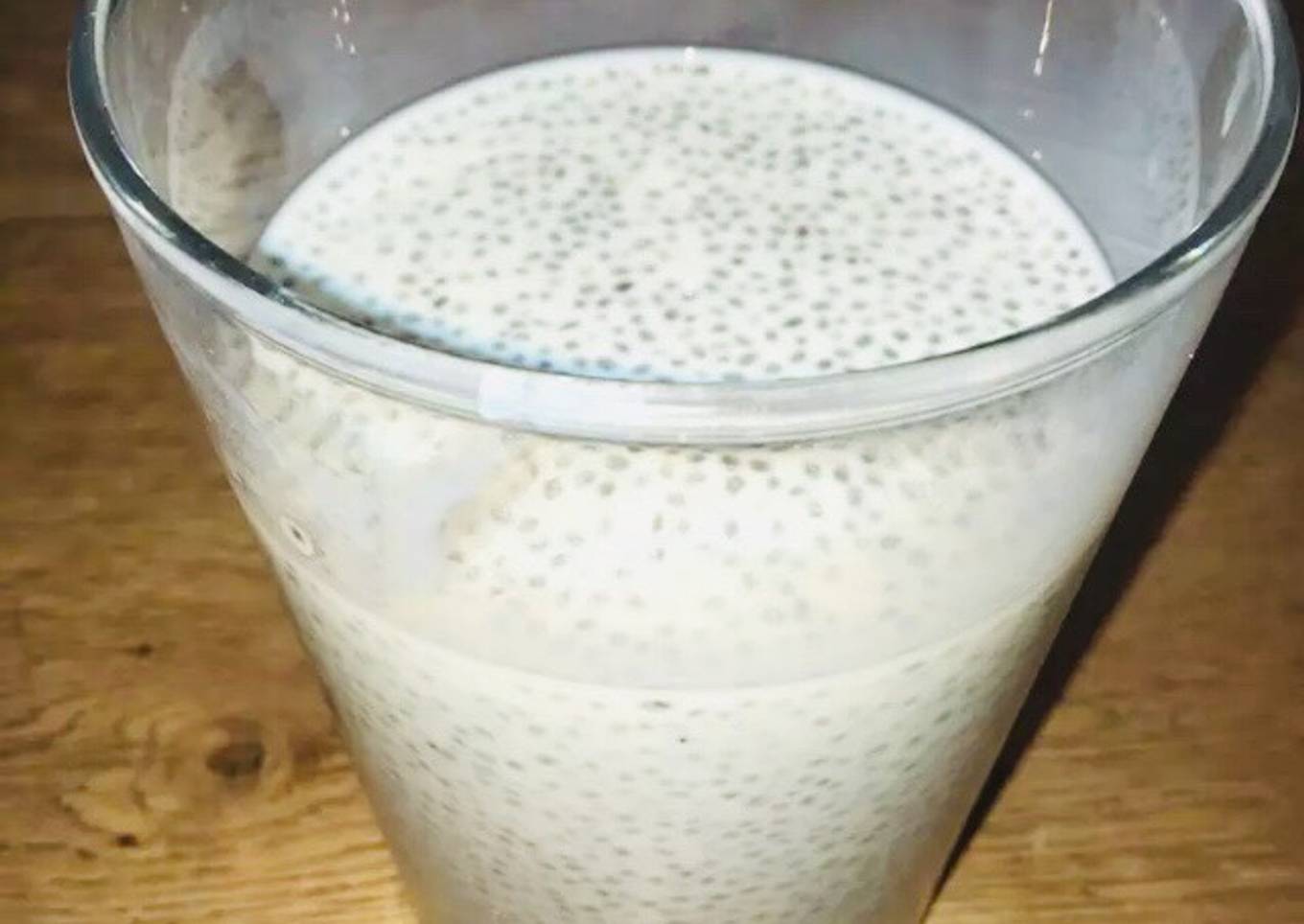 4 Ingredient Chia Seed Pudding