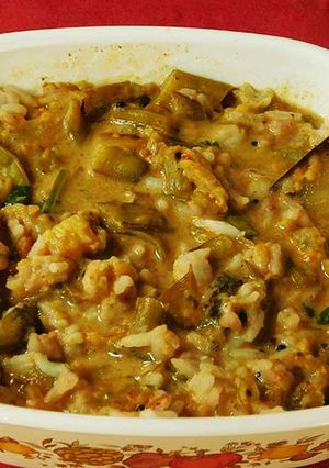 A picture of Cluster beans koottu mixed with rice.