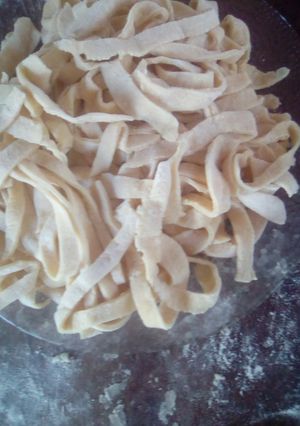 Una foto de Fideos anchos caseros