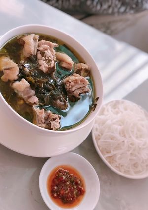Hình của món Gà nấu lá giang 🐔🐔.