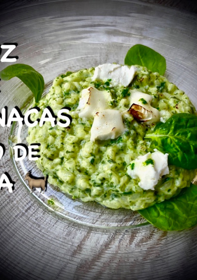 Una foto de Arroz verde de Espinacas y Queso de Cabra