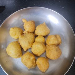 A picture of Moong dal bhajiya.