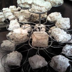 A picture of Lemon Squares.