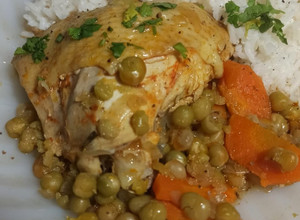 Una foto de Pollo arvejado
