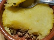 Una foto de cazuela de carne