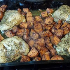 A picture of Sweet potatoes chicken.