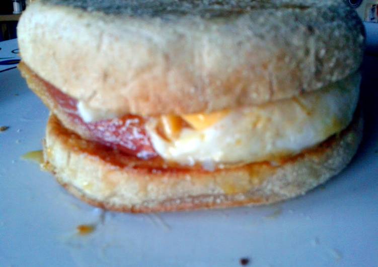 Steps to Prepare Homemade Bacon &amp; Egg English Muffin