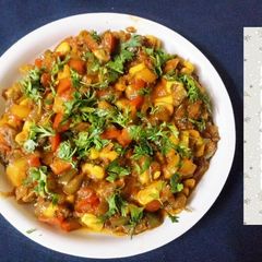 A picture of Corn & capsicum vegetable.