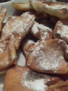 Una foto de Calzones rotos súper esponjosos😊