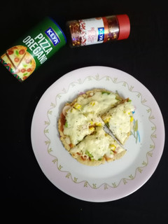 નો યિસ્ટ ઇન્સ્ટંટ પિઝા(no yeast instant pizza recipe in gujarati) રેસીપી મુખ્ય ફોટો