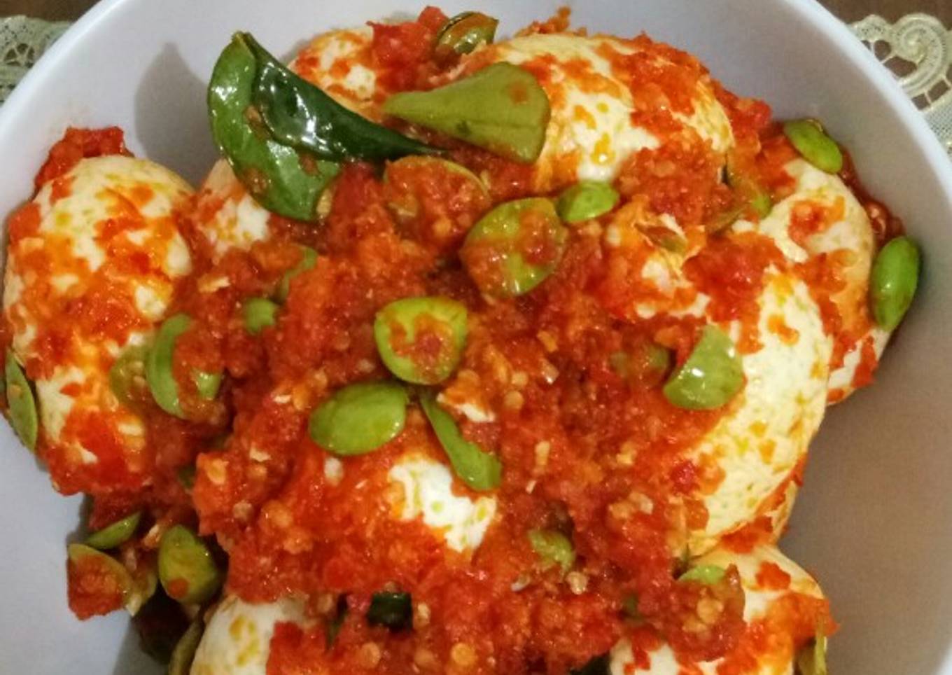 Telur asin sambal pete