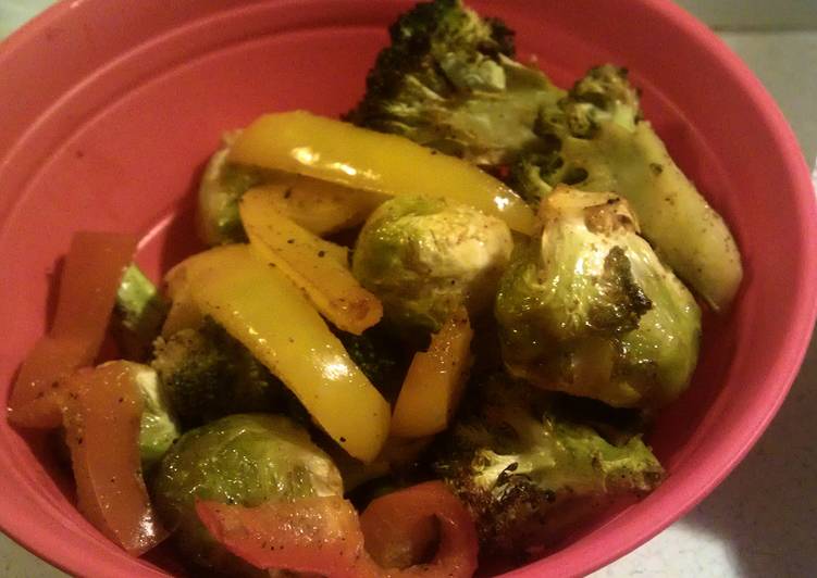 How to Make Tasty Roasted Broccoli, Brussels Sprouts, and Onions