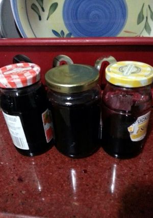 A picture of Red Wine Electric Jelly.