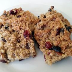 A picture of honey flapjacks.