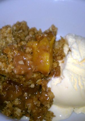 A picture of Easy Peach Crisp.