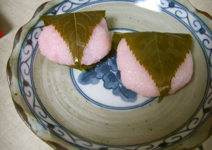 Microwaved Sakura Mochi with Koshi-an