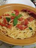 AMIEs Fresh SPAGHETTI with Fresh Tomatoe & Basil