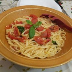A picture of AMIEs Fresh SPAGHETTI with Fresh Tomatoe & Basil.